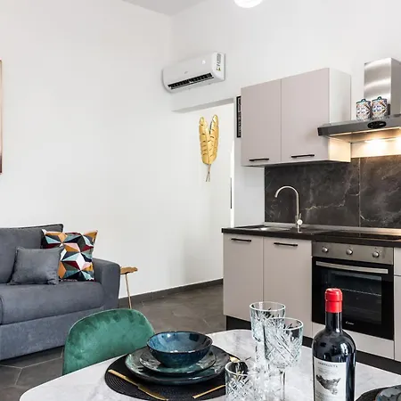 Dimo Luxury 2 Apartment *