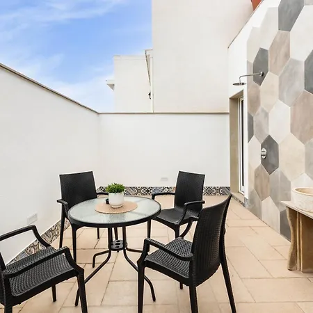 Dimo Luxury 2 Apartment *