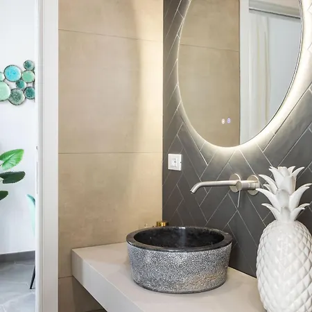 Dimo Luxury 2 Apartment *