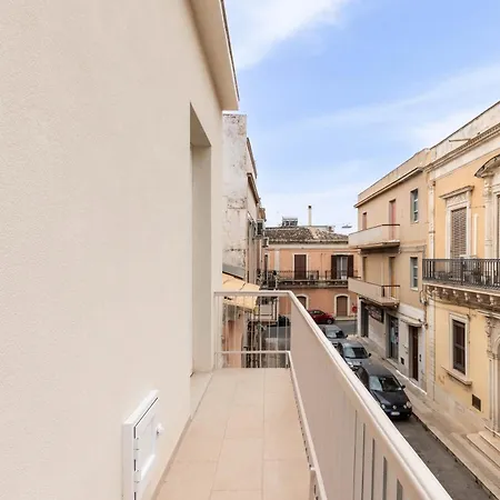 Dimo Luxury 2 Apartment *